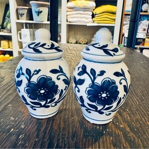 New Cracker Barrel Ceramic Blue & White Talavera Salt & Pepper Shakers Set